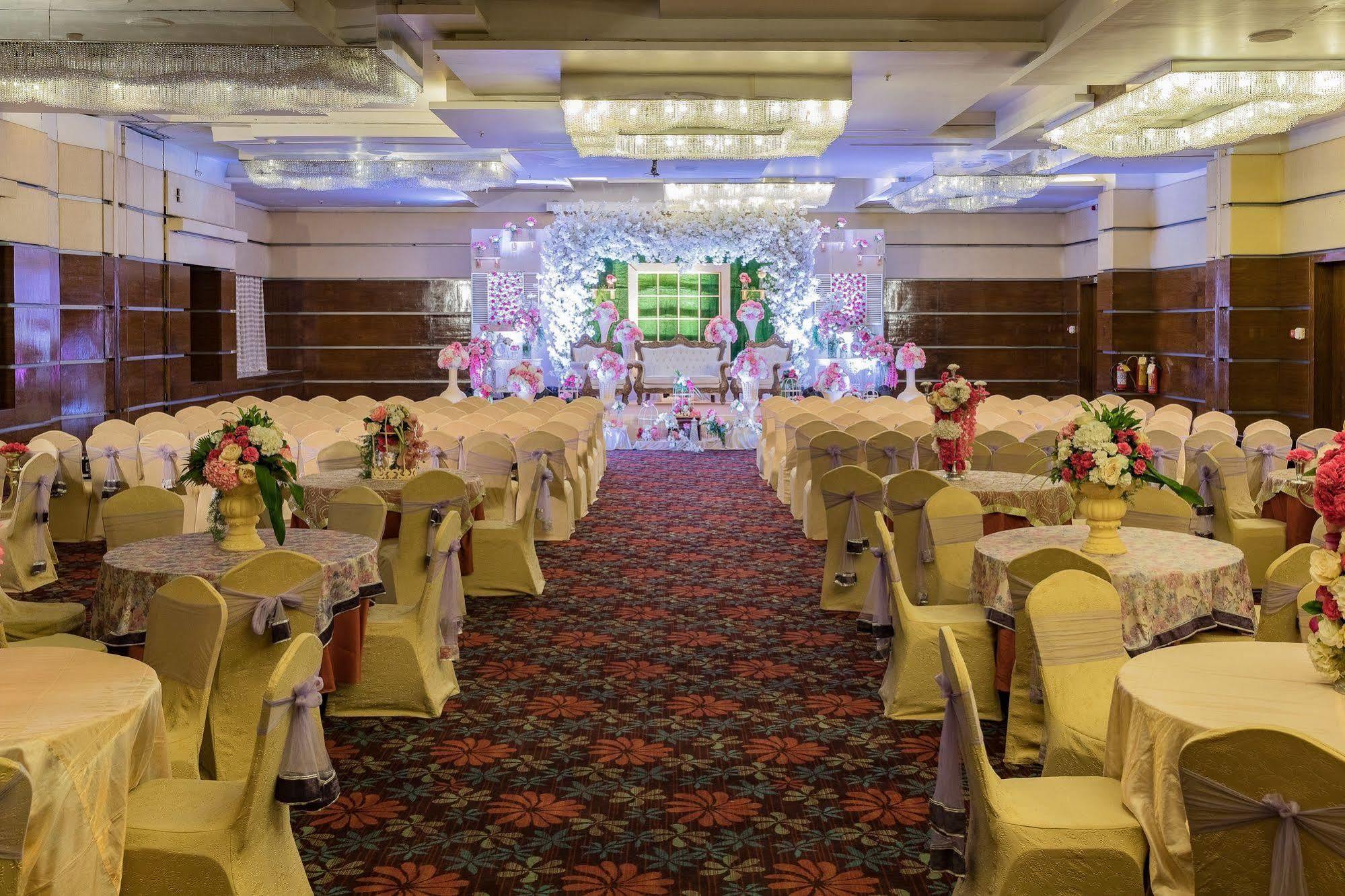 The Residence Hotel & Apartments Powai Mumbai Dış mekan fotoğraf