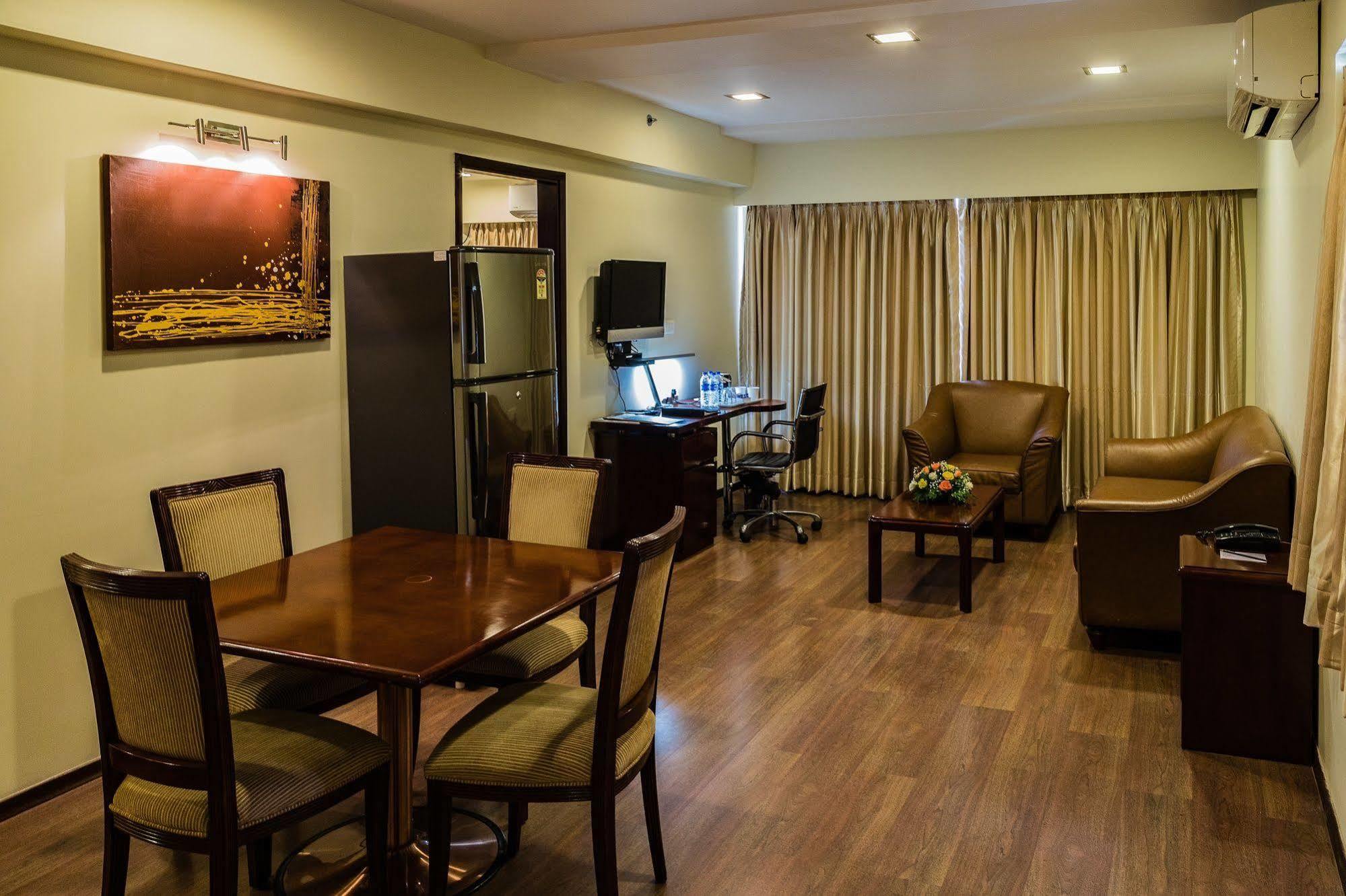 The Residence Hotel & Apartments Powai Mumbai Dış mekan fotoğraf