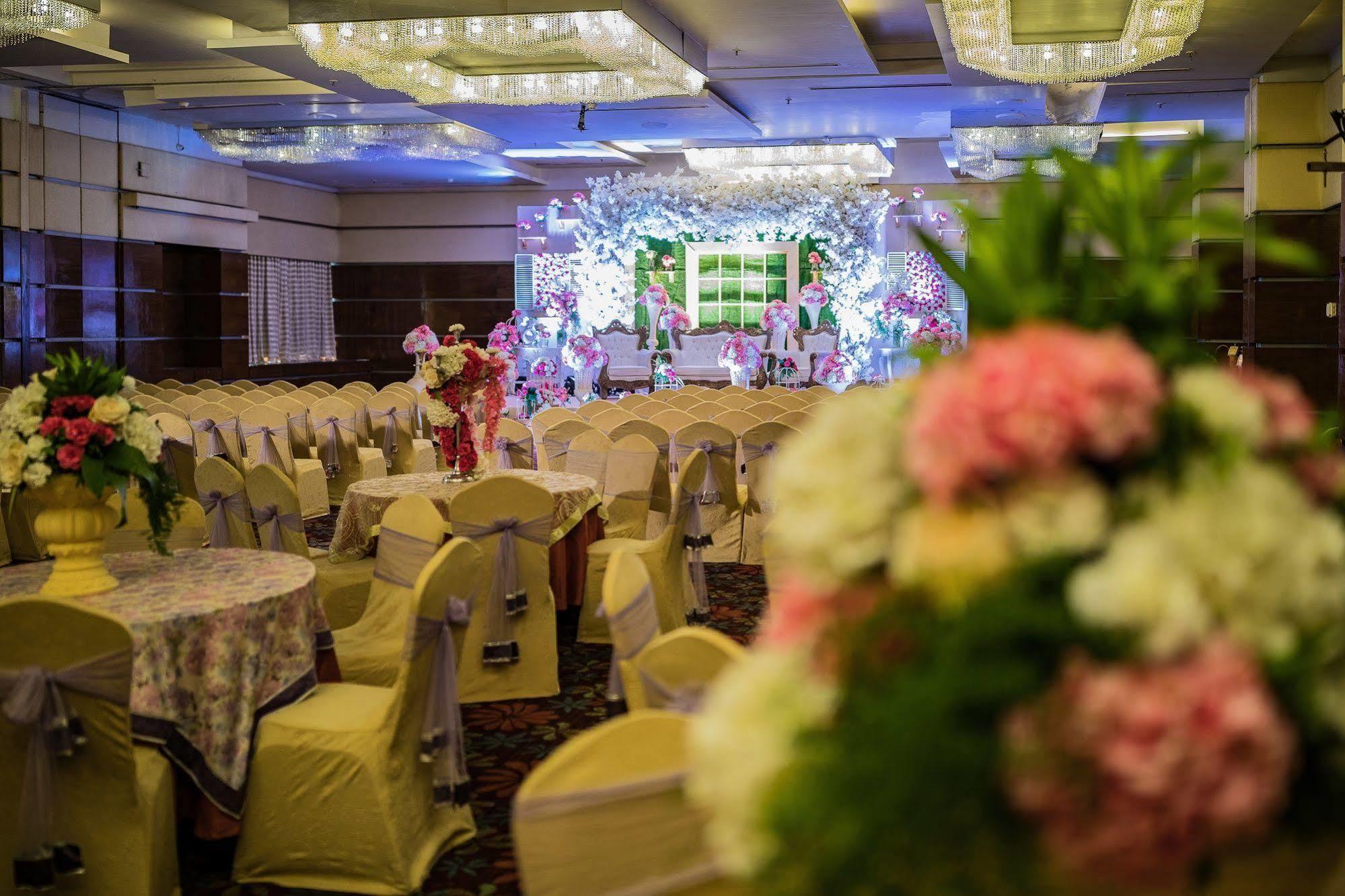 The Residence Hotel & Apartments Powai Mumbai Dış mekan fotoğraf