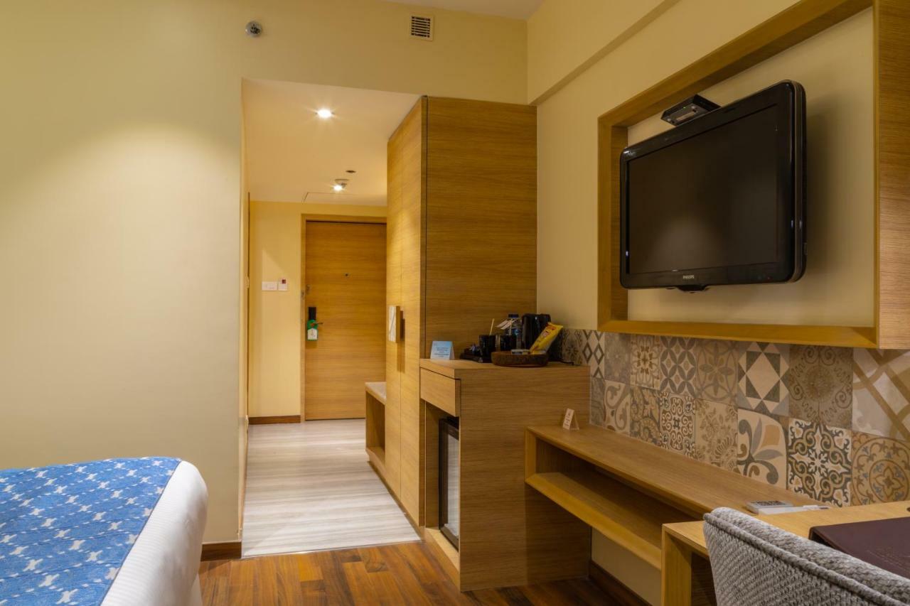 The Residence Hotel & Apartments Powai Mumbai Dış mekan fotoğraf